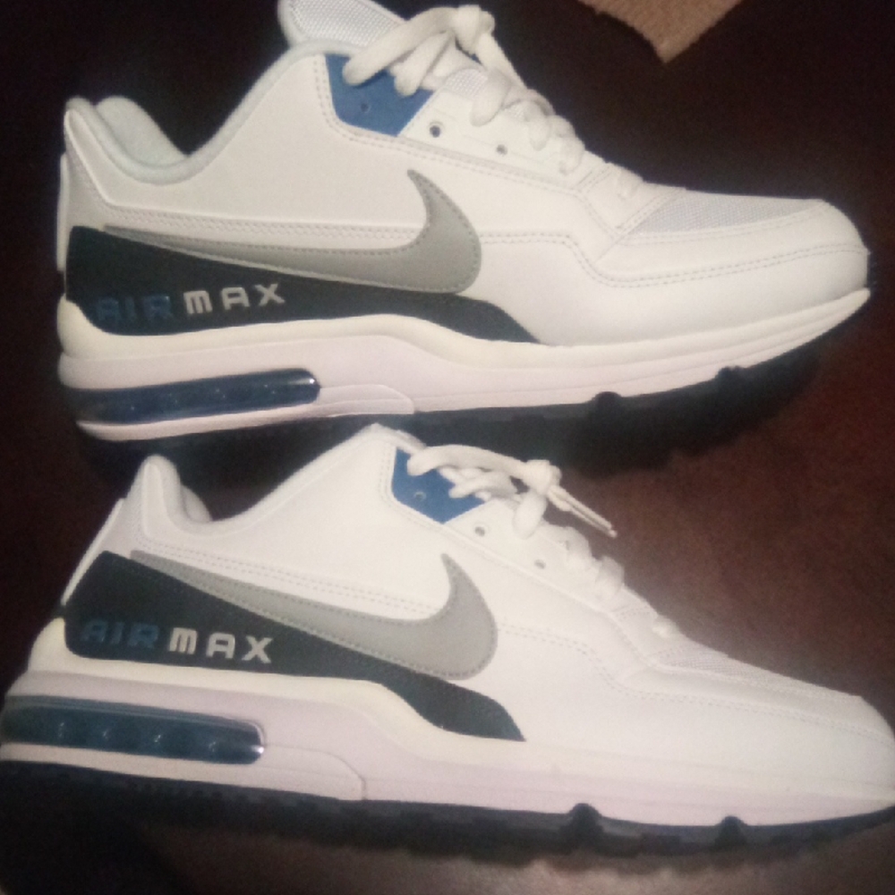 Nike Air Max Men's White and Blue Sneakers